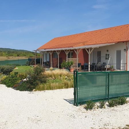 Buzavirag Apartmanhaz Balatonakali Εξωτερικό φωτογραφία