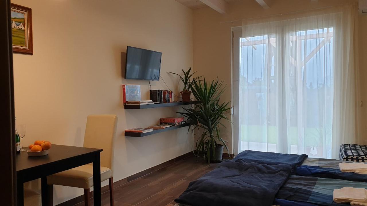 Buzavirag Apartmanhaz Balatonakali Εξωτερικό φωτογραφία