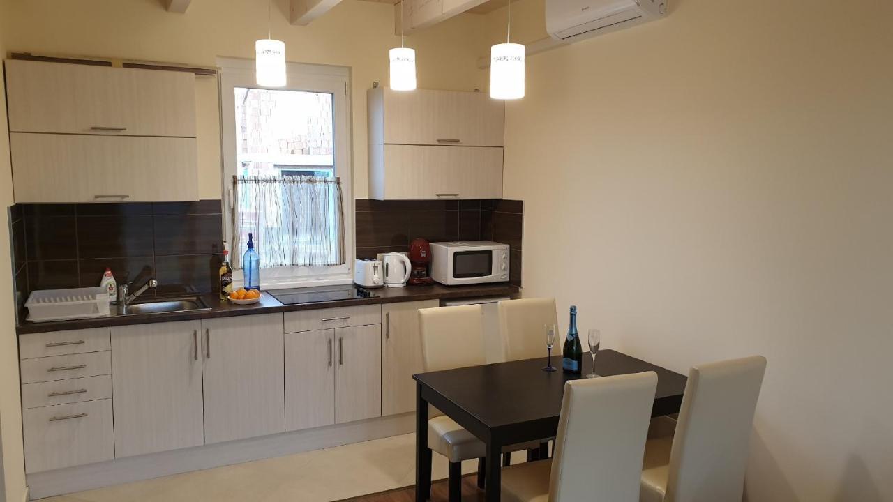 Buzavirag Apartmanhaz Balatonakali Εξωτερικό φωτογραφία
