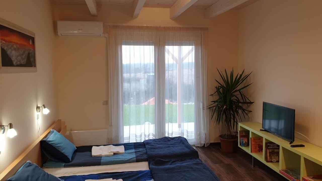 Buzavirag Apartmanhaz Balatonakali Εξωτερικό φωτογραφία