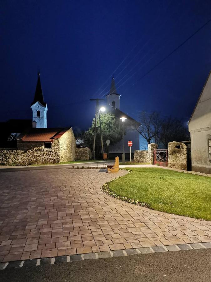 Buzavirag Apartmanhaz Balatonakali Εξωτερικό φωτογραφία