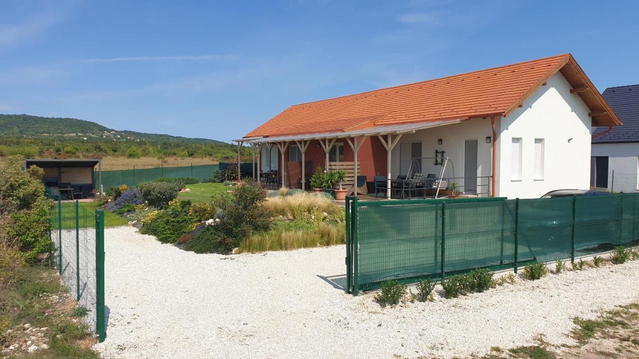 Buzavirag Apartmanhaz Balatonakali Εξωτερικό φωτογραφία